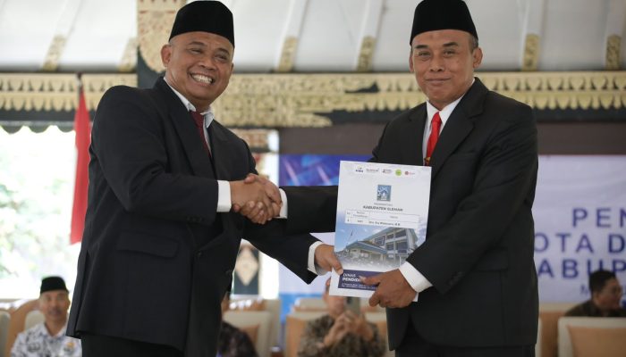 Kukuhkan Dewan Pendidikan, Bupati Sleman Dorong Peningkatan Kualitas Pendidikan
