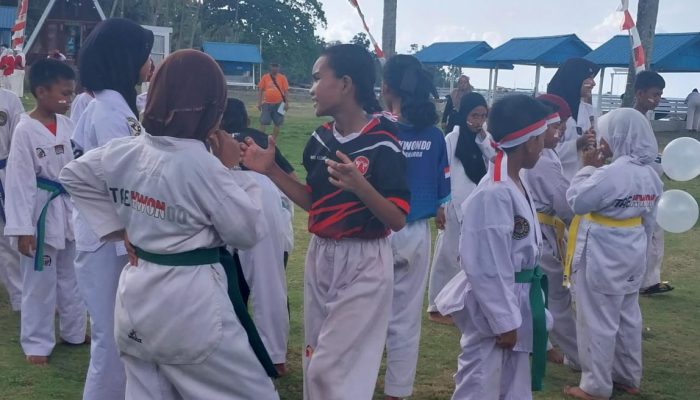 Dojang Taekwondo Gubernur Sulbar Gelar Lomba Rakyat di Tepi Pantai
