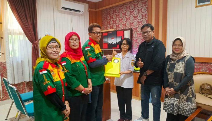 Datangi Kesbangpol Jateng, LSM BPPI Serahkan SK Kepengurusan