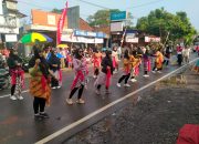 Dihadiri Bupati dan Ketua DPRD Kendal, Desa Kebumen Gelar Karnaval HUT ke-80 RI