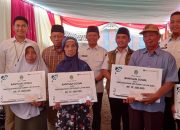 Secara Simbolis, Walikota Pasuruan Serahkan Buku Rekening Tabungan kepada 300 Penerima Bantuan Rehab RTLH