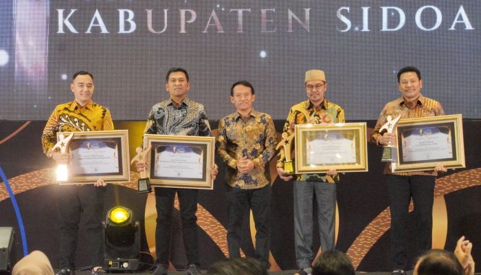Kapolresta Sidoarjo Terima Radar Surabaya Award 2025 atas Inovasi Ketahanan Pangan