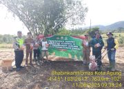 Polres Lahat Bersinergi dengan Petani dan Pemerintah Desa Tanam Jagung Varietas Unggul di Kota Agung