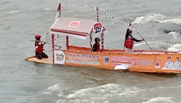 Momentum HUT RI ke-80, Kabupaten Lahat Meriahkan Lomba Rakit Hias di Tepian Sungai Lematang
