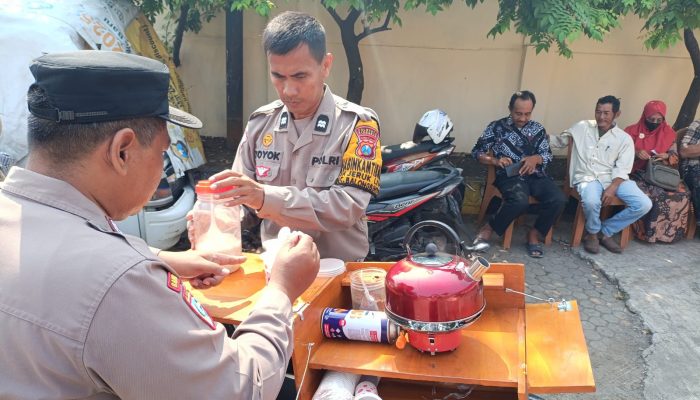 Ngopi Bareng Warga, Polsek Balongbendo Dorong Sinergi Jaga Kamtibmas