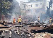 Amukan Si Jago Merah Lahap 3 Warkop di Malang, Diduga Akibat Konsleting Listrik