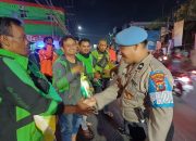 Jaga Kamtibmas, Polsek Krian Gelar Apel Gabungan dan Berbagi Beras untuk Ojol