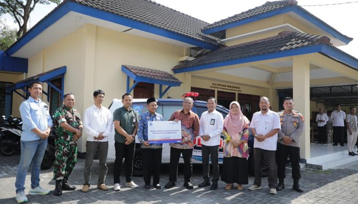 BPD DIY Bantu Ambulance kepada Pemkal Wukirharjo