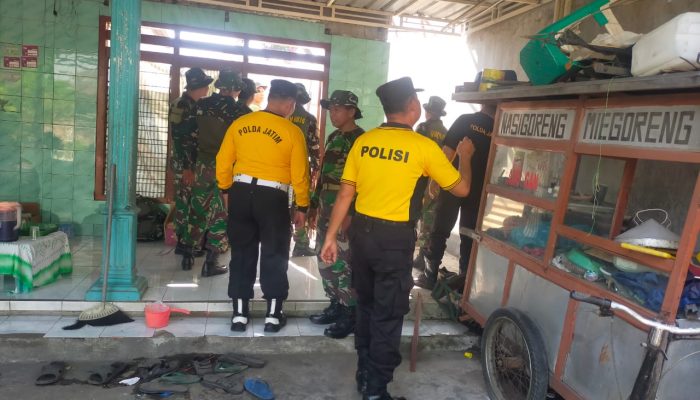 Kebersamaan TNI-Polri, Rumah Warga di Krian Disulap Lebih Layak Huni