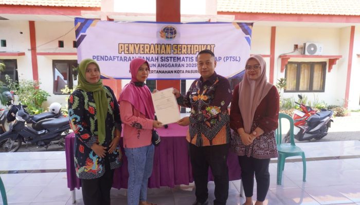 30 Sertipikat Elektronik Diserahkan ke Warga Sebani, Lurah Aan: Lebih Aman, Praktis, dan Modern