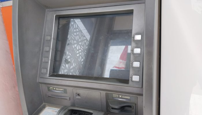Layar ATM BRI di Depan SPBU Juanda Mamuju Gelap, Nasabah Kesulitan Transaksi