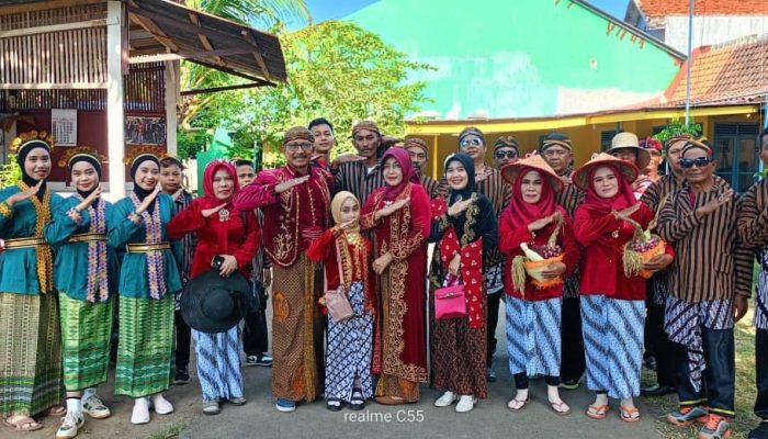 Warga Desa Demung Tampil Kompak di Pawai Budaya Besuki, Jadi Sorotan di Hari Jadi ke-261