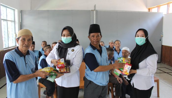 Lapas Sidoarjo Gelar Posbindu dan Posyandu Lansia, Jaga Kesehatan Warga Binaan