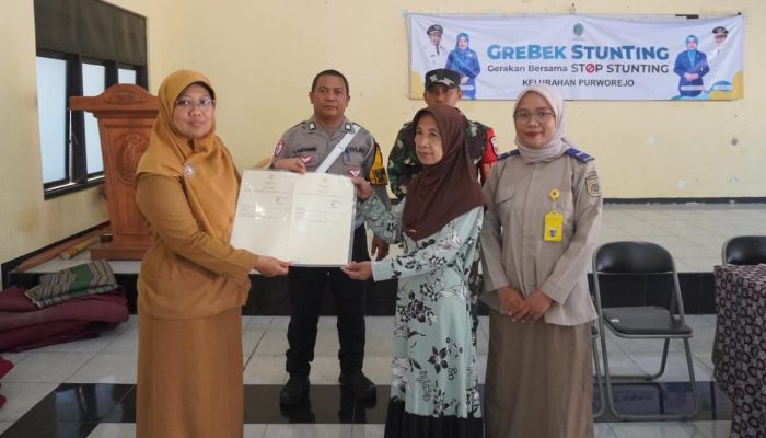 Kantah Kota Pasuruan Serahkan 16 Sertipikat Elektronik kepada Warga Purworejo