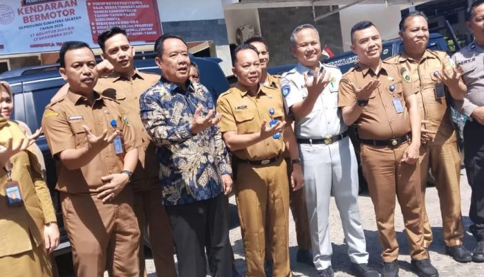 Wagub Sumsel Sosialisasikan Pemutihan Pajak Kendaraan di Samsat Lahat