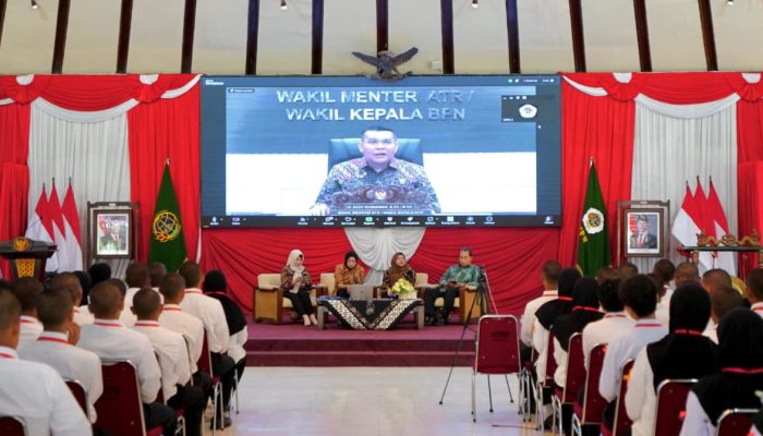 Wamen ATR Ossy Dermawan Bekali Taruna STPN dengan Tiga Nilai Utama di PKKTB 2025