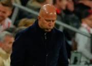 Berita Bola Liga Inggris: Liverpool Jeblok, Arsenal Kokoh di Puncak Premier League 2025/26