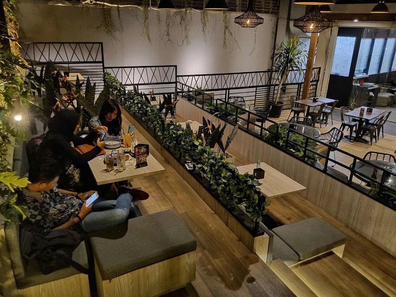 cafe surabaya timur