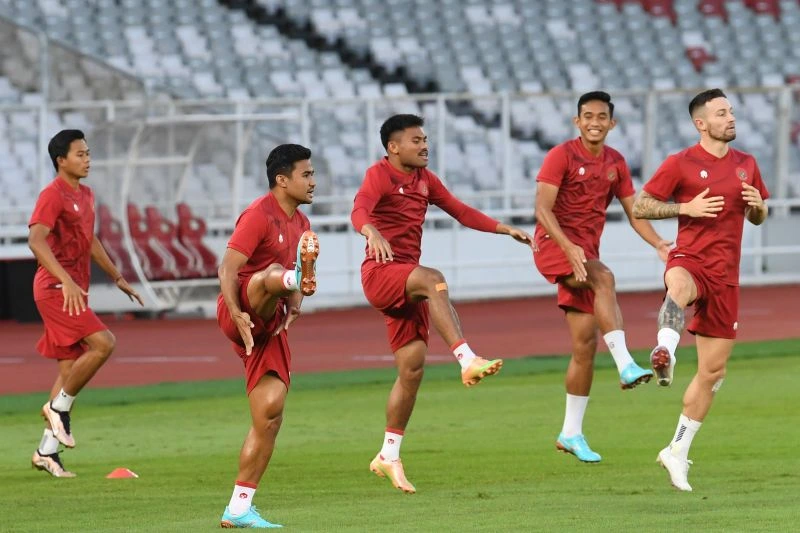 timnas u-17 latihan di lapangan