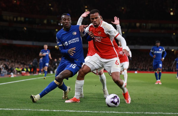 big match liga inggris arsenal vs  chelsea
