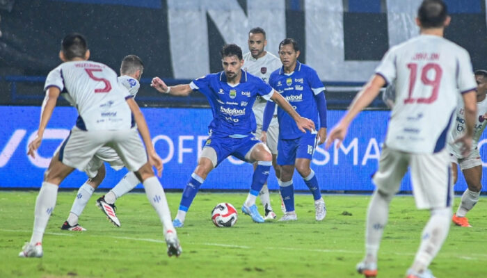 Persib Hari Ini Unbeatable: 14 Laga Tak Terkalahkan, Lewati Catatan 13 Laga Tim Surabaya