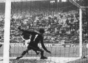 Aksi Inter Milan dalam pertandingan Serie A saat duel perebutan bola.