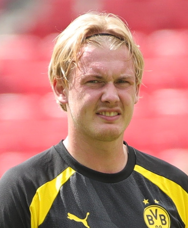 julian brandt menjadi sorotan dalam tren sepak bola 24 jam terakhir.