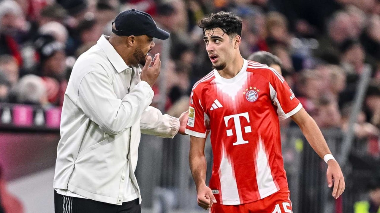 PSG vs Bayern: momen instruksi intens di tepi lapangan jelang semifinal Liga Champions