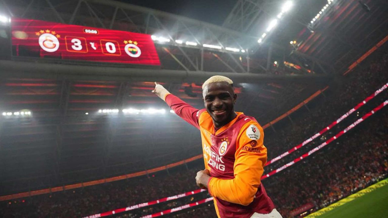Osimhen merayakan kemenangan Galatasaray 3-0 atas Fenerbahce di derby Istanbul
