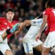 Lisandro Martinez dalam duel keras Manchester United yang berujung kontroversi kartu merah.