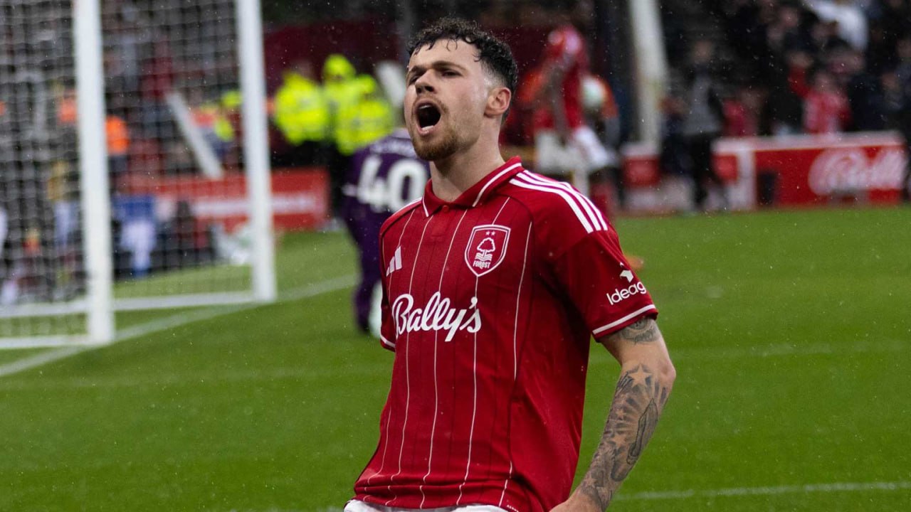 Pemain Nottingham Forest merayakan gol