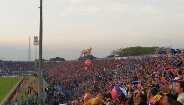 Derbi Jatim Arema vs Persebaya: Apa yang Berubah Setelah Arema Tahan Persib?