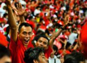 Suporter Timnas Indonesia di stadion, ilustrasi tekanan performa terhadap ranking FIFA
