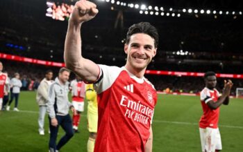 Pemain Arsenal merayakan gelar juara Liga Inggris 2025/2026 setelah Manchester City gagal menang melawan Bournemouth.