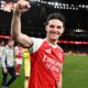 Pemain Arsenal merayakan gelar juara Liga Inggris 2025/2026 setelah Manchester City gagal menang melawan Bournemouth.