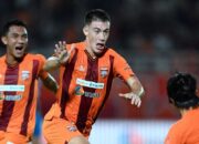 Pemain Borneo FC dalam laga krusial fase akhir Super League