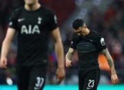 Pemain Chelsea dan Tottenham dalam duel panas Derby London Premier League saat Spurs berjuang menghindari degradasi.