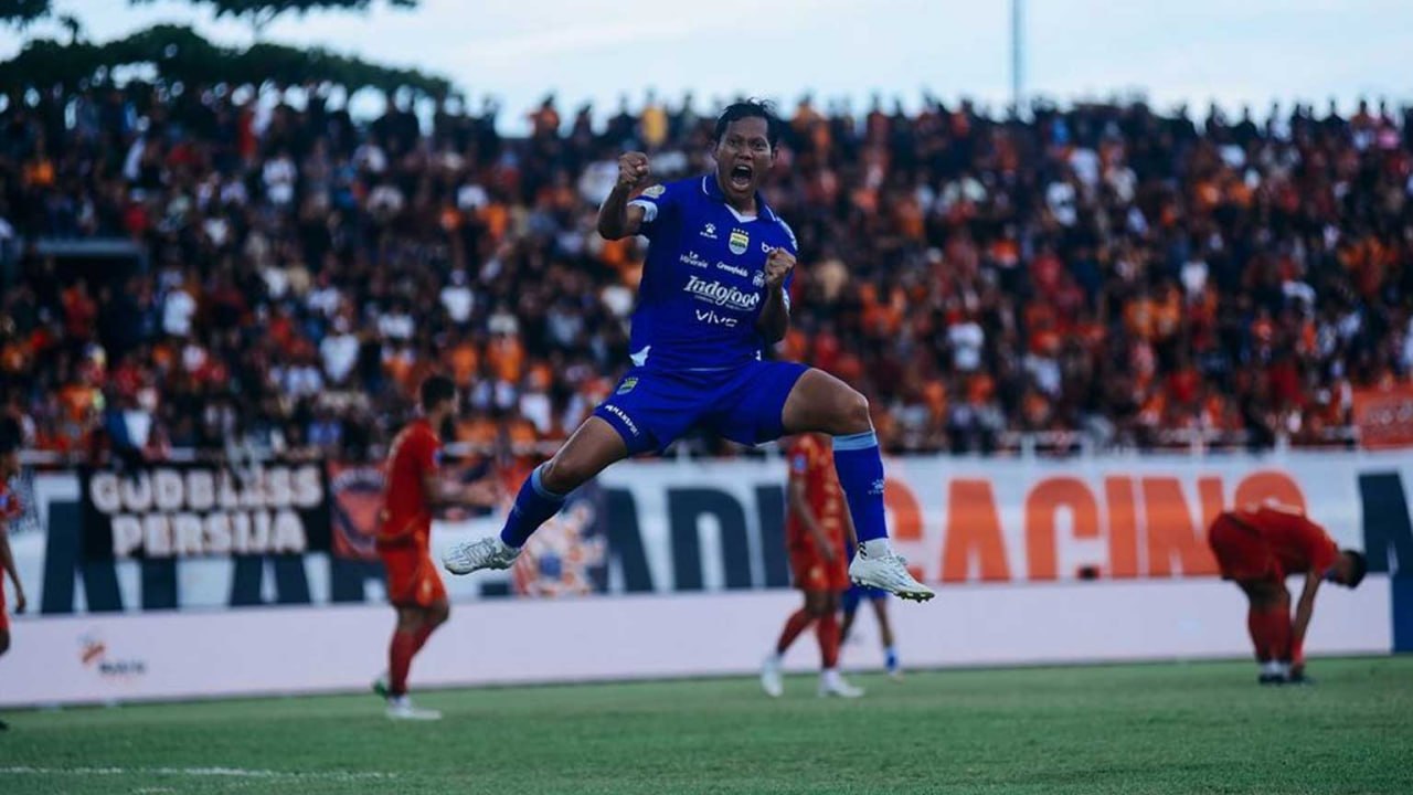 klasemen liga 1 Persib Bandung puncak