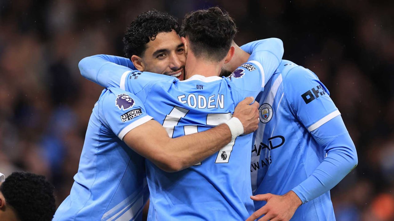 Selebrasi pemain Manchester City usai laga man city vs crystal palace