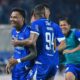 Pemain Persib Bandung merayakan momen penting dalam persaingan juara