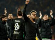Pemain PSG merayakan kemenangan saat memastikan psg juara ligue 1