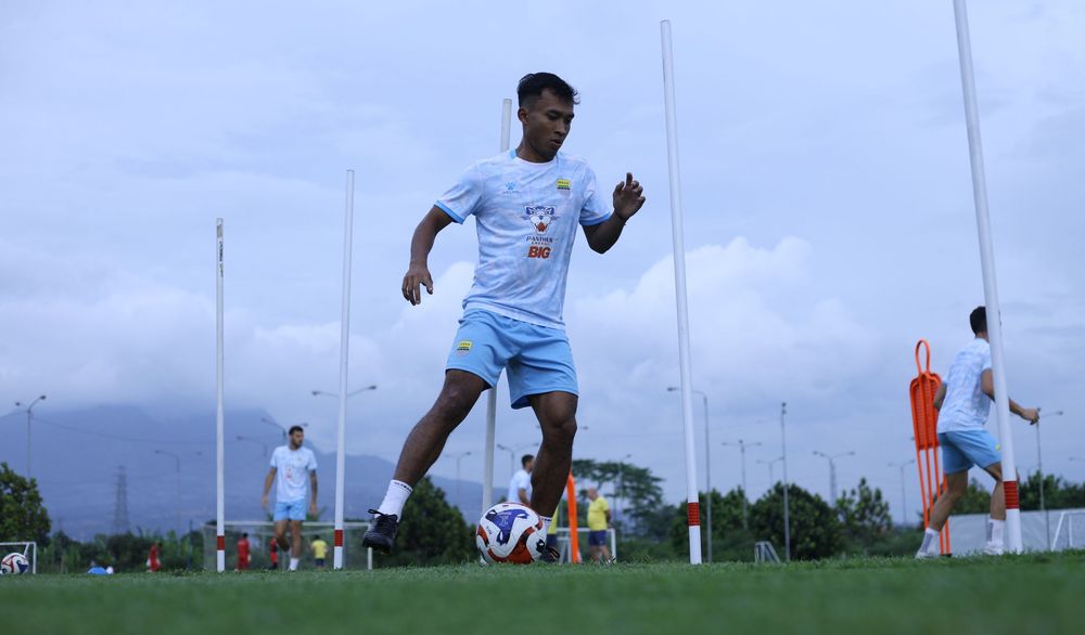 robi darwis tinggalkan persib