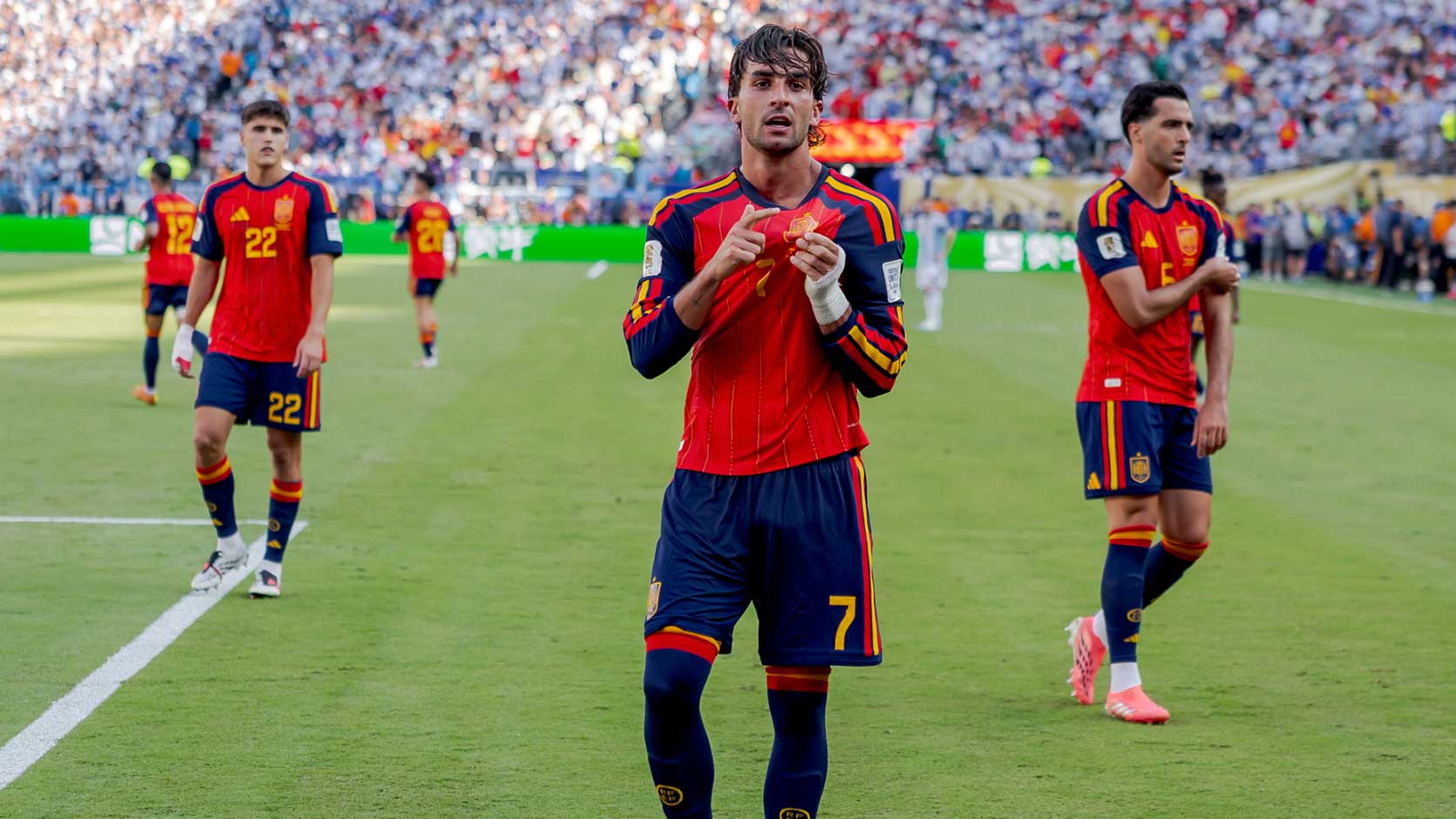 Juara Piala Dunia 2026 Spanyol merayakan kemenangan atas Argentina setelah gol Ferran Torres di final.