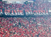 Suporter La Grande Indonesia saat final FIFA ASEAN Cup 2026 di SUGBK, Jakarta.